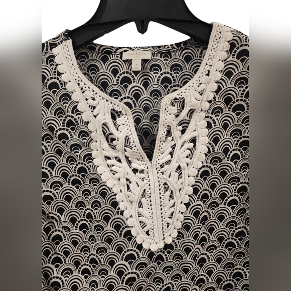 Talbots tunic blouse | black & white | Medium | embroidered - Picture 4 of 8